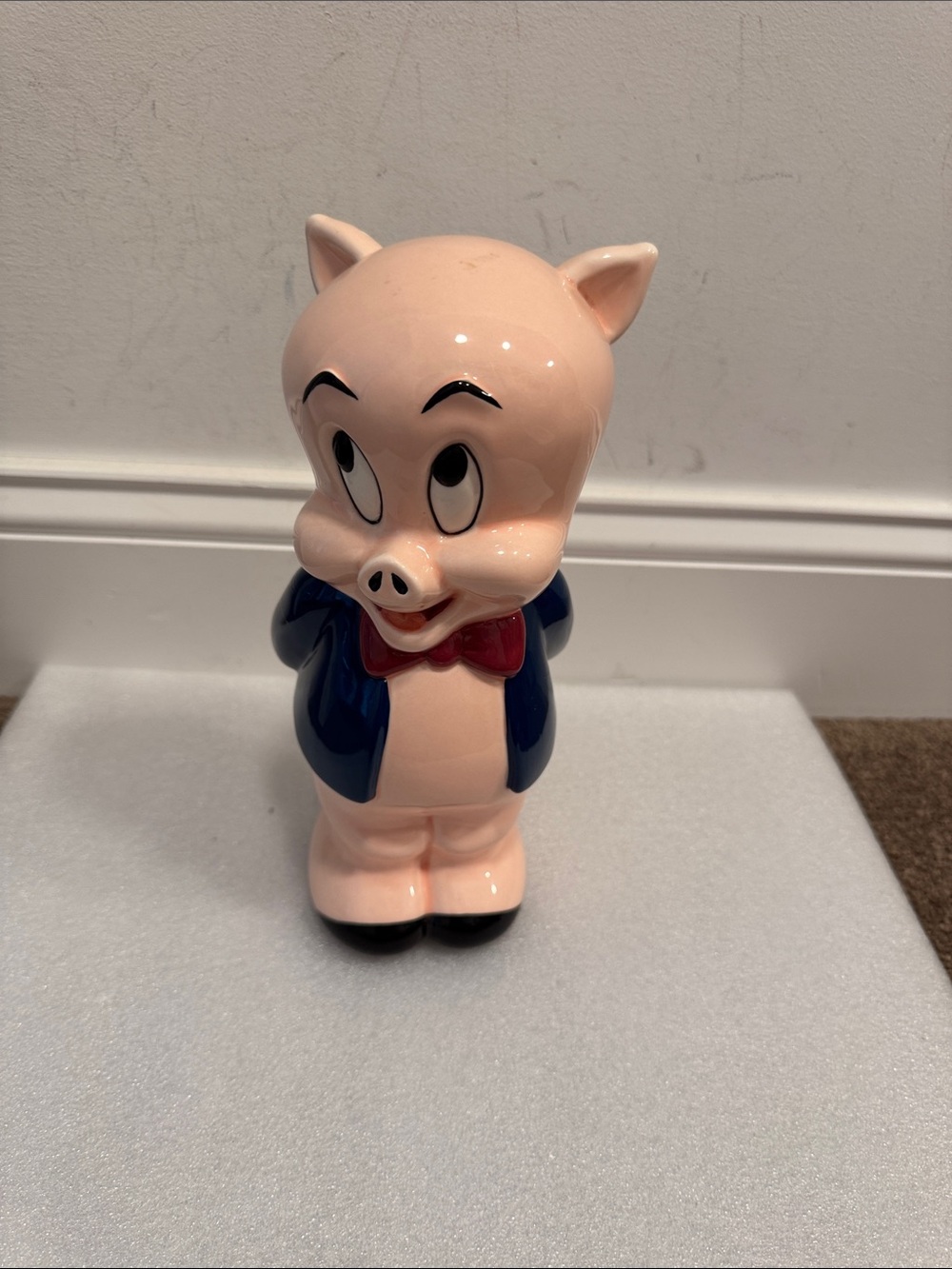 Porky pig Warner brothers 1994 ceramic piggy bank